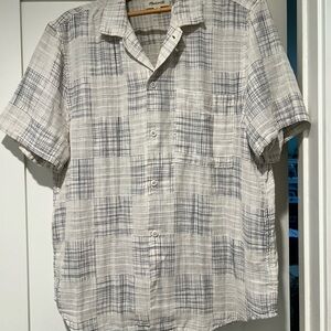 Madewell Men’s Madras beige and Navy casual button up. 100% Cotton. Size L.